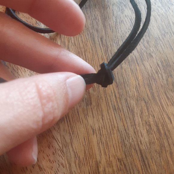 BEAUTIFUL-Natural Square Black & White Agate/Black Lava Stone/Suede Necklace - Picture 5 of 8